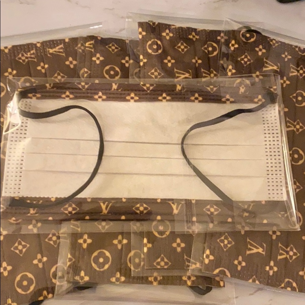 (6) piece bundle - Disposable trendy facemask